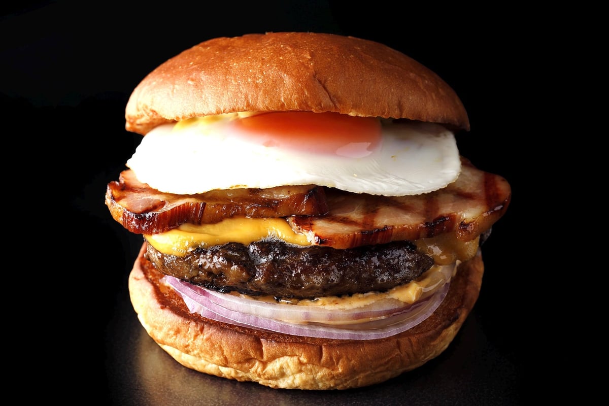 New Tokyo Tsukimi Burger with Wagyu Beef Patty — ¥4,600 (tax included)