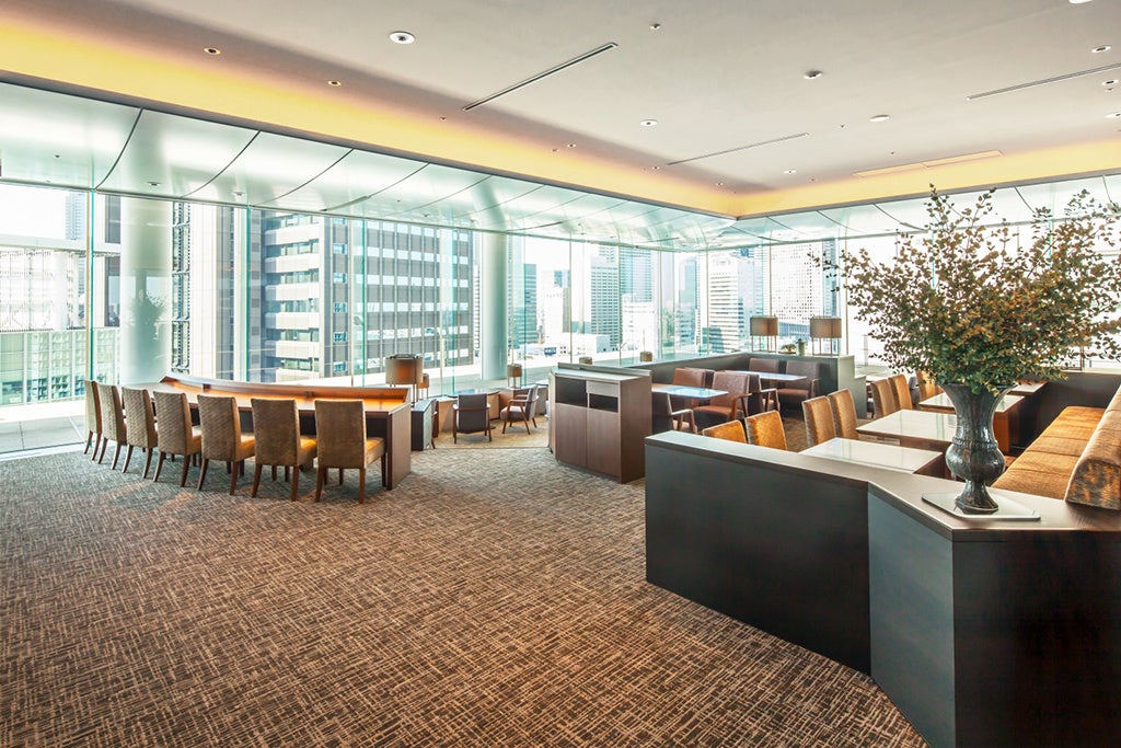 Interior image of Lounge South Court