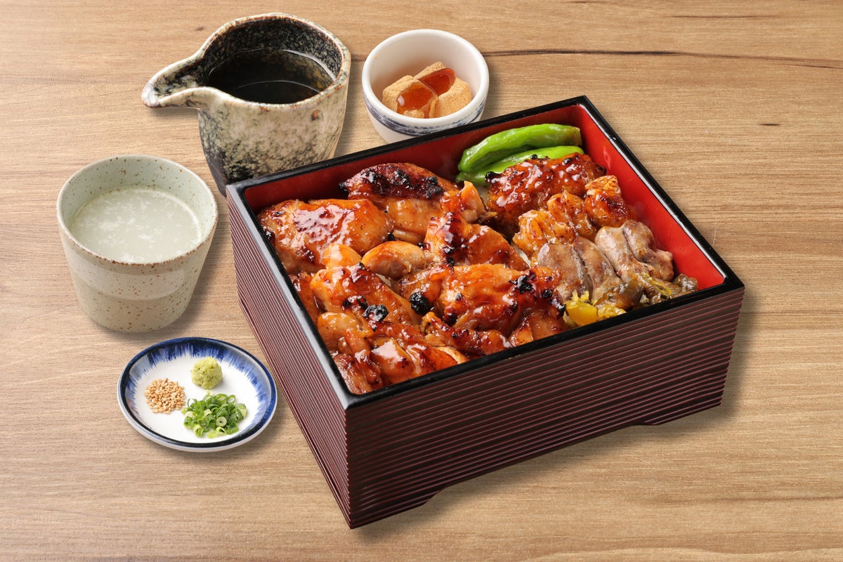 ※chicken broth, finishing agodashi dashi, condiments, and warabi mochi included