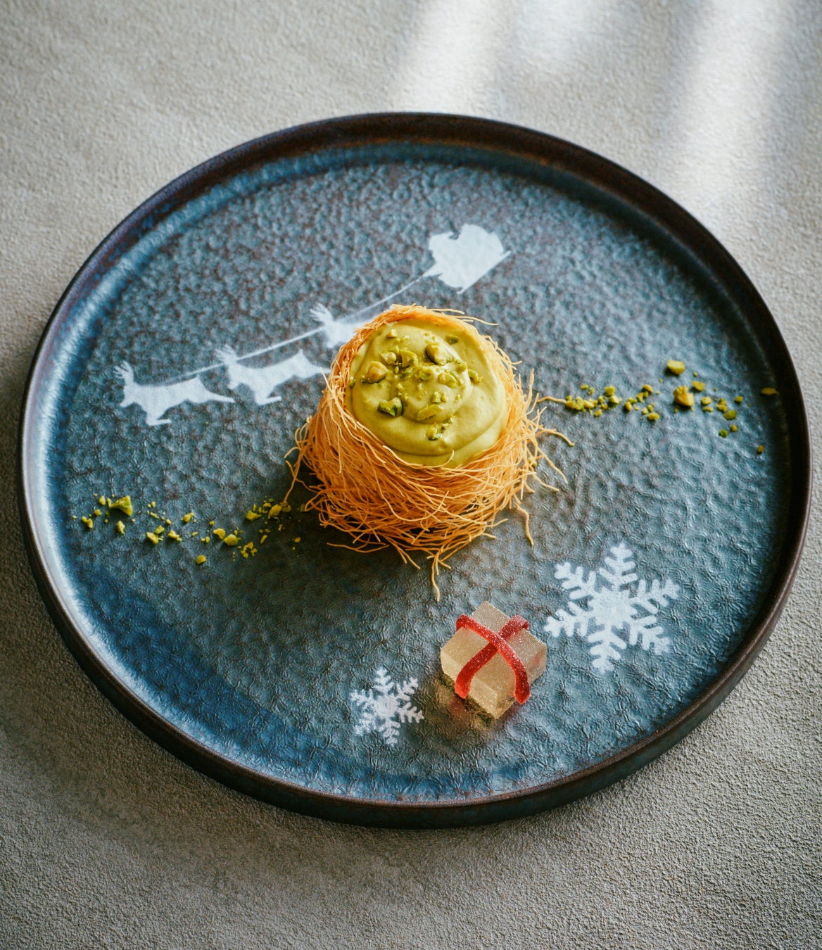Strawberry and pistachio tiramisu – Dubai chocolate style