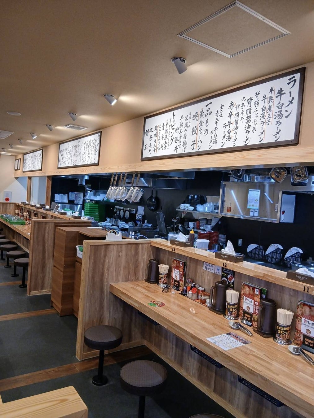 Ramen Makotoya Kurume Kamitsu Branch Interior