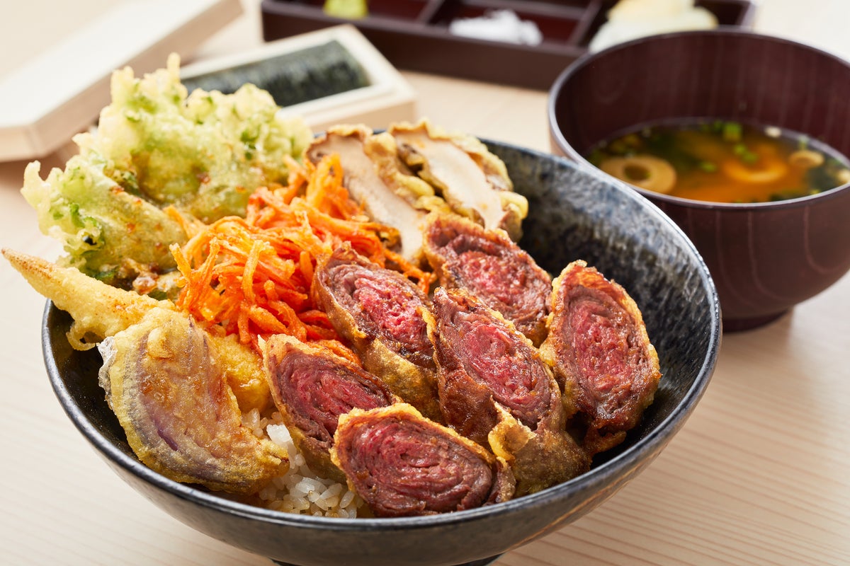 Kuroge Wagyu Rare Tempura Donburi Set