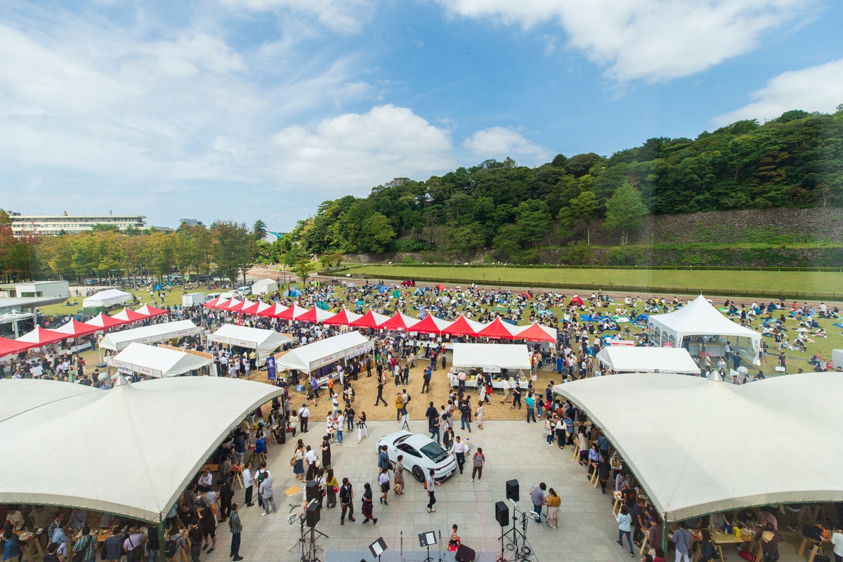 Held in a plaza overlooking Kanazawa Castle's moat