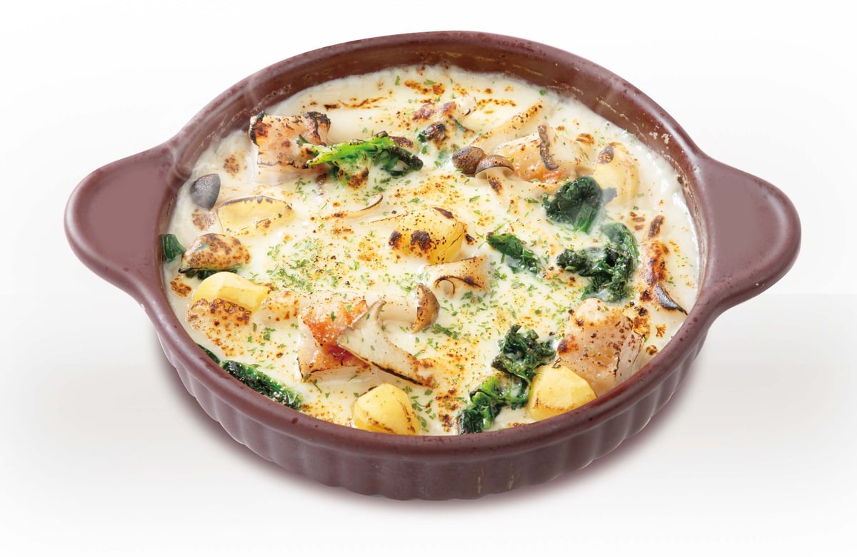 Chestnut, Mushroom, and Chunky Chicken Doria (Salad and Soup included) — ¥1,180 (tax included ¥1,298)