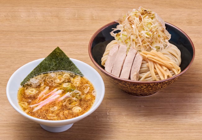 Sharin's 'Sougyo Negi Tsukemen' with small size for ¥940, regular for ¥940, large for ¥1,040, and special for ¥1,240. Additional topping of shredded green onion available for ¥190 (tax included).