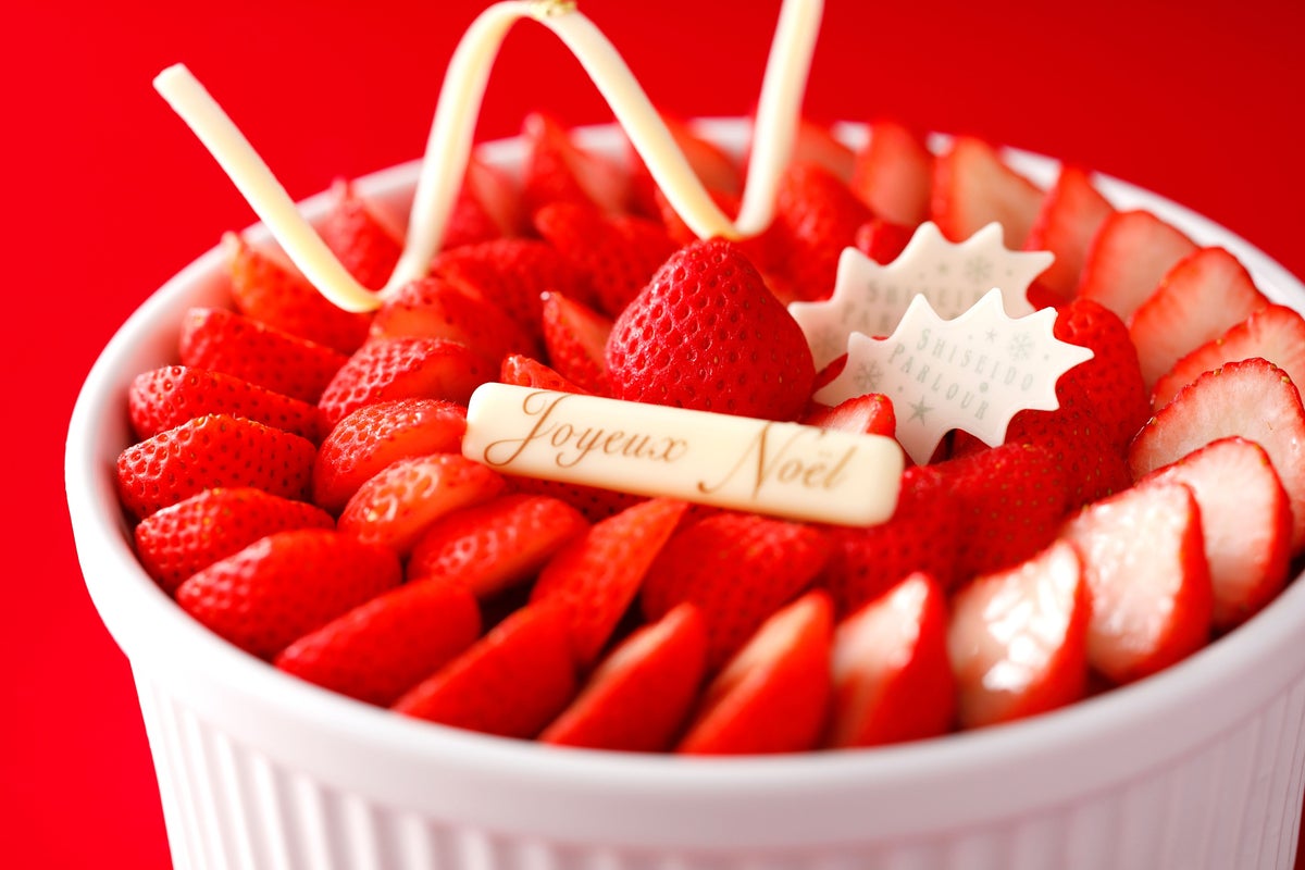 Shiseido Parlour Ginza Offers 3 Limited-Quantity Christmas Cakes November 1