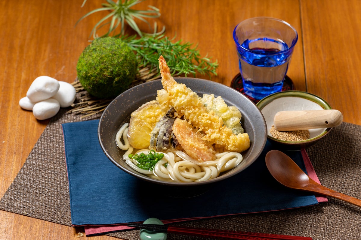 Yamashita Honki Udon (Alpa B1) Tempura Udon — ¥1,340 (tax included)