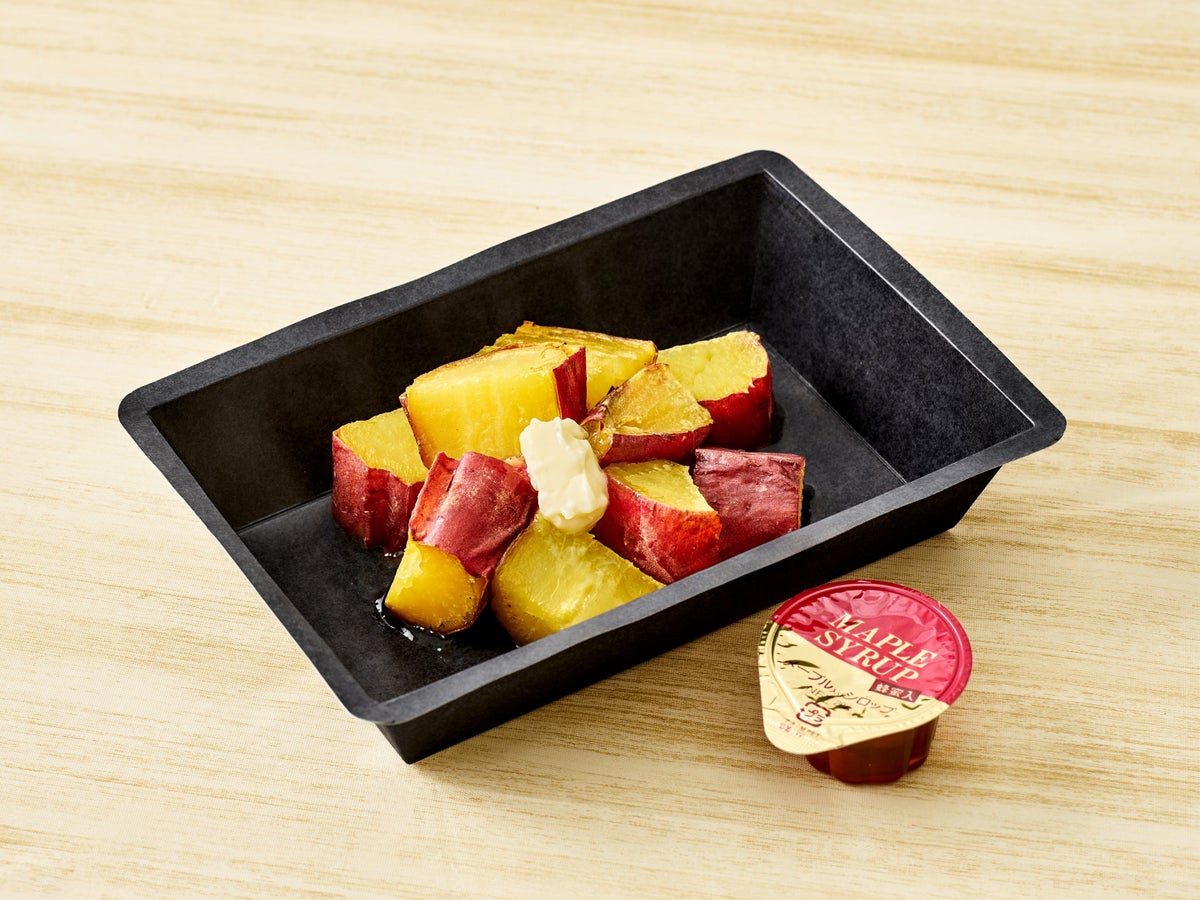 Tenbou Park CAFE (Sunshine 60 Observation Deck) Hot and Fluffy Tenkuu Sweet Potato Butter — ¥900 (tax included), available until November 30 (Monday)