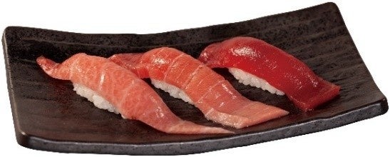 At Sushi Matsu, we handle 'Hon Maguro,' known as the black diamond of the sea, and our freshly made Hon Maguro three-piece set is a proud specialty. The set of premium red tuna, medium-fat tuna, and fatty tuna is available for an affordable ¥590 (tax excluded). To celebrate our new store opening, from September 24th (Thursday) to September 30th (Wednesday), we are offering the Hon Maguro three-piece set, normally ¥590 (tax excluded), for only ¥500 (tax excluded). Don't miss this opportunity to enjoy it.
