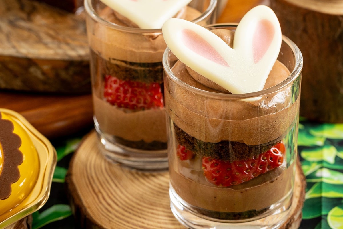Rabbit's Hide and Seek Chocolate Shortcake