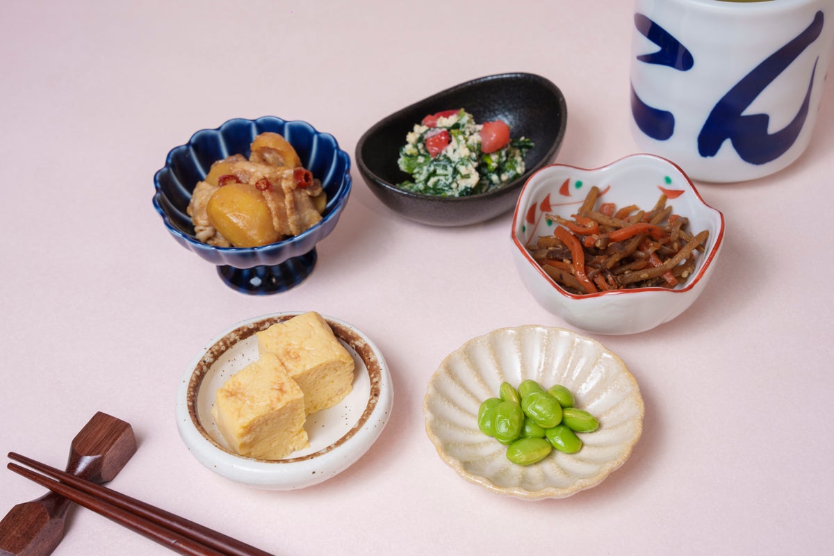 You can choose 3 small dishes from 5 options. ※Photos are for illustrative purposes.
