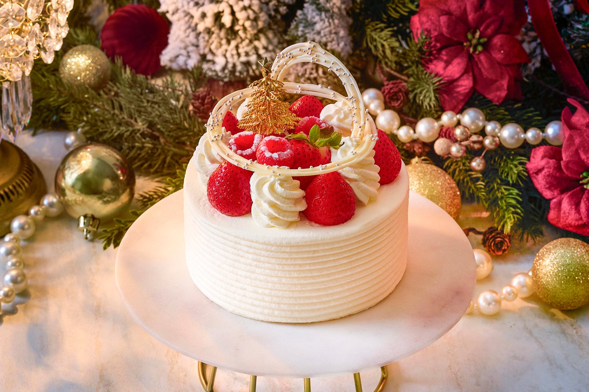 Four Limited Christmas Cakes Debut at The Strings Omotesando in Tokyo