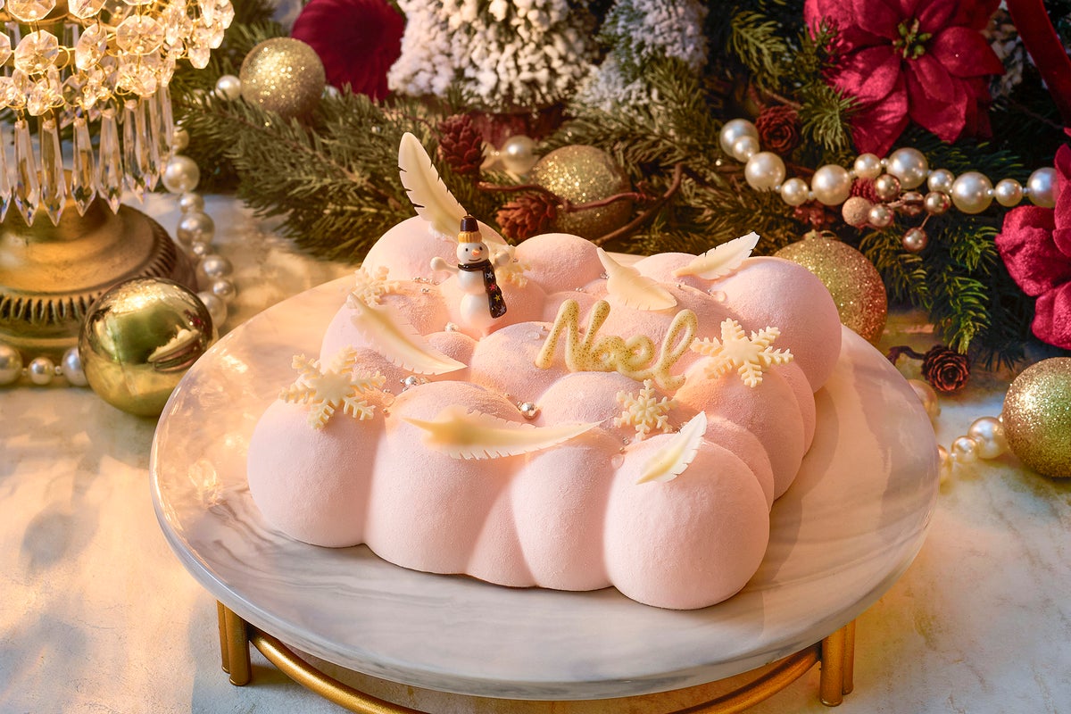 Four Limited Christmas Cakes Debut at The Strings Omotesando in Tokyo