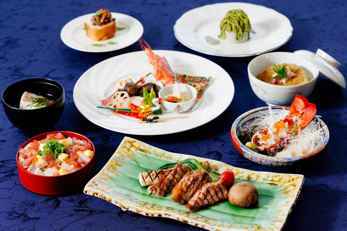 New Year's osechi breakfast available at the hotel.