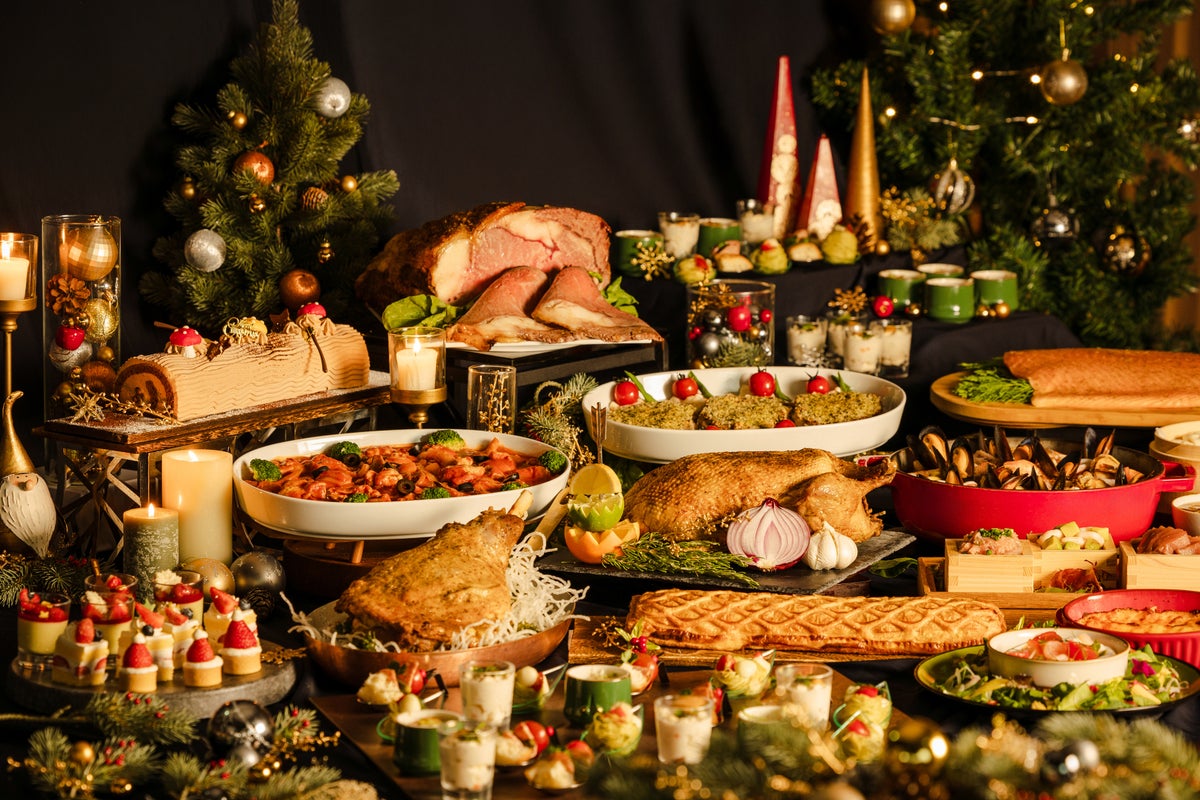 All-You-Can-Eat Christmas Dinner Buffet at Tokyo Bay Shiomi Prince Hotel — ¥10,000