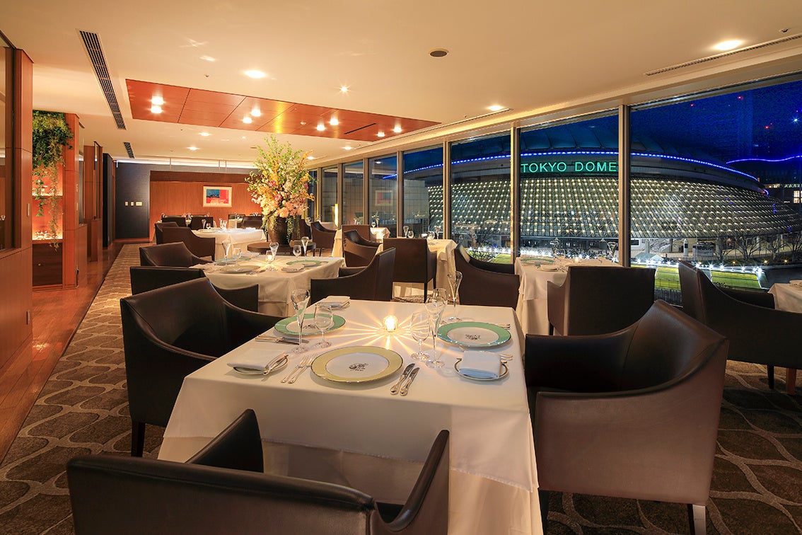 Dining 'De Mille' Interior