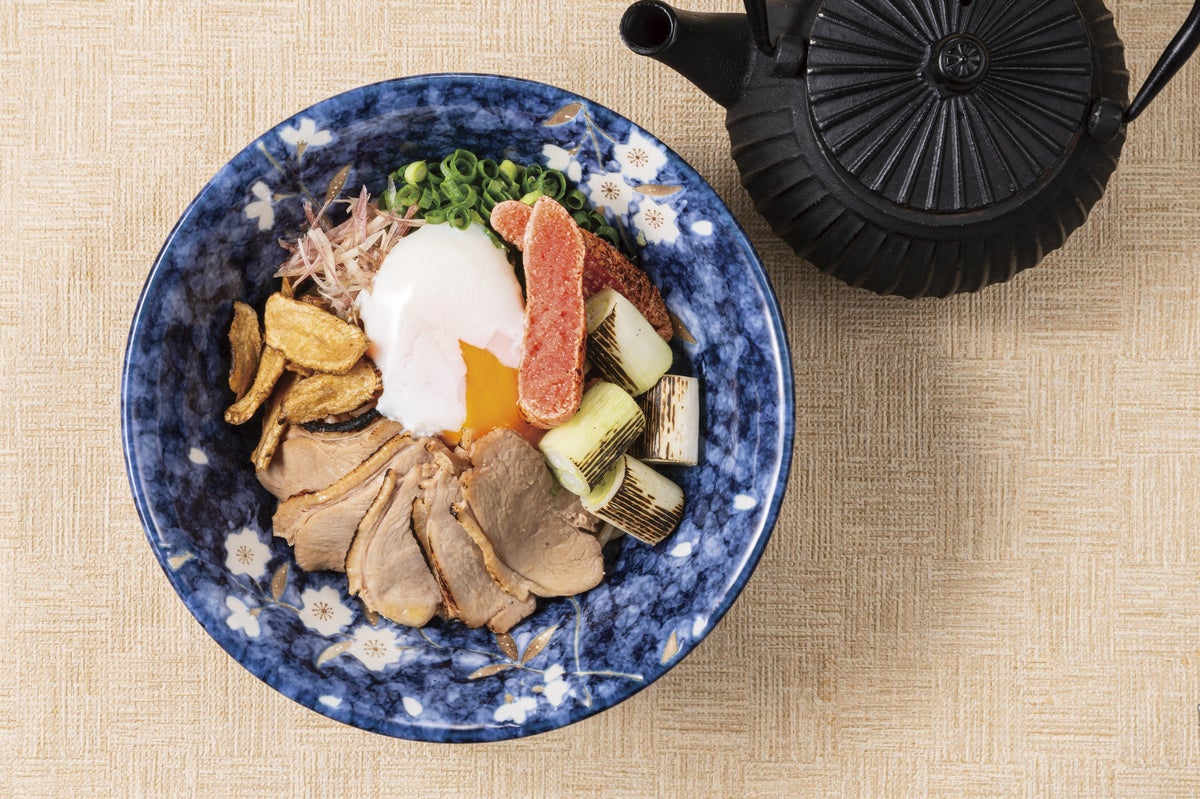 Duck and Grilled Onion Dashi Spaghetti ¥1,300 (tax included ¥1,430)
