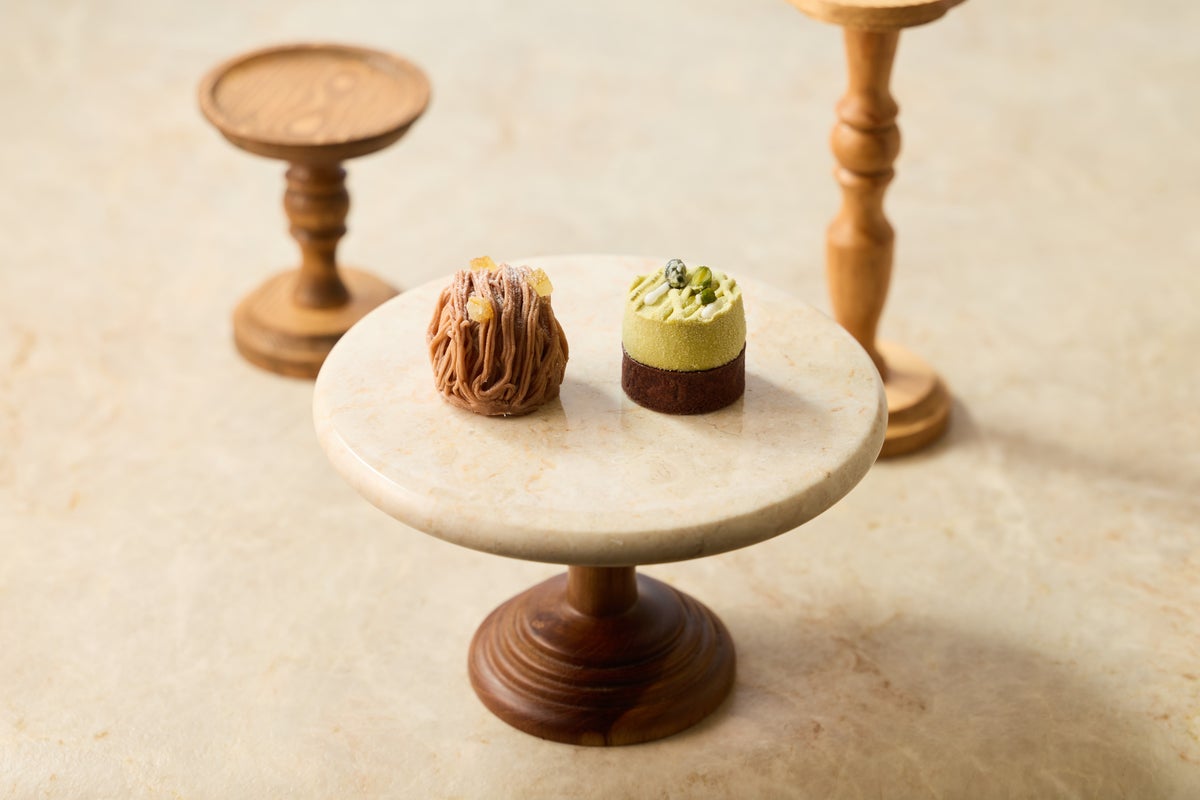 New miniatures featuring chestnut and pistachio as the main ingredients, left: Le Mont Blanc, right: Tarte Reine