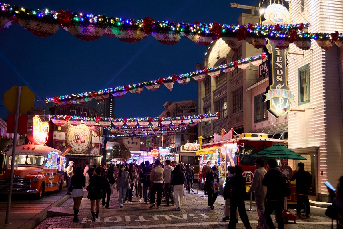 USJ Unveils 25th-Anniversary Universal Holiday Wonders in Japan September 14