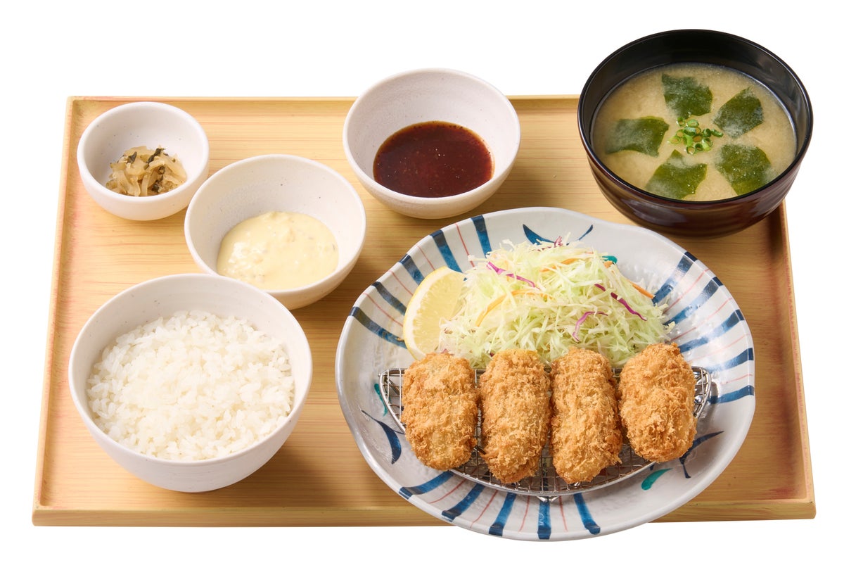 Oysters Fry Set (4 pieces) — ¥1,120 (tax included)