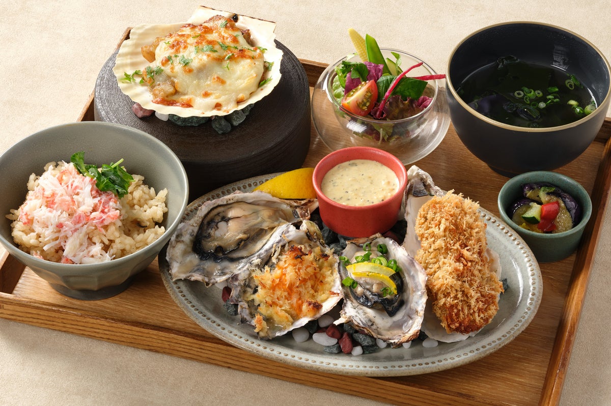 Enjoy a seafood feast with the Kaki to Kaisen Zukushi Gozen, priced at ¥2,100 (tax included ¥2,310). The set includes fresh oysters and a variety of seafood dishes, perfect for seafood lovers.
