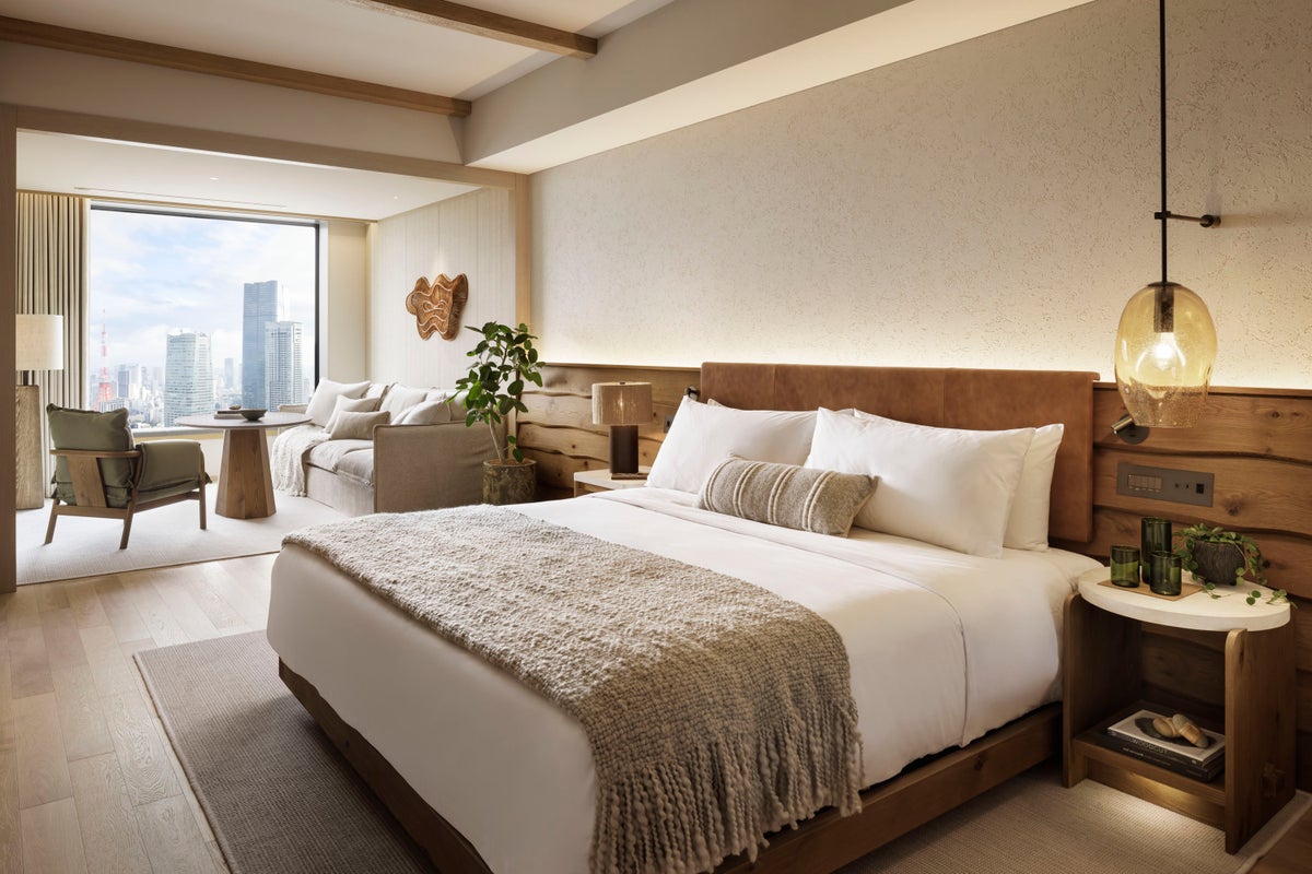 Limited-Quantity 3-Cake Collection at 1 Hotel Tokyo — From October 15