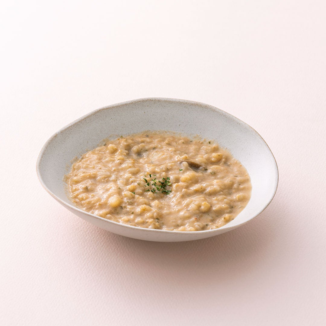 Enjoy our new lineup featuring the Thick Cut Menta Cheese Potato Chips — ¥378 (tax included). In addition, try the popular Menta Takana Spicy Rice Base — ¥432 (tax included), and the Menta Takana Miso Soup — ¥432 (tax included). Other favorites include the Nuri Pan Menta Toast — ¥432 (tax included), and the Rich Menta Cream Risotto — ¥410 (tax included).