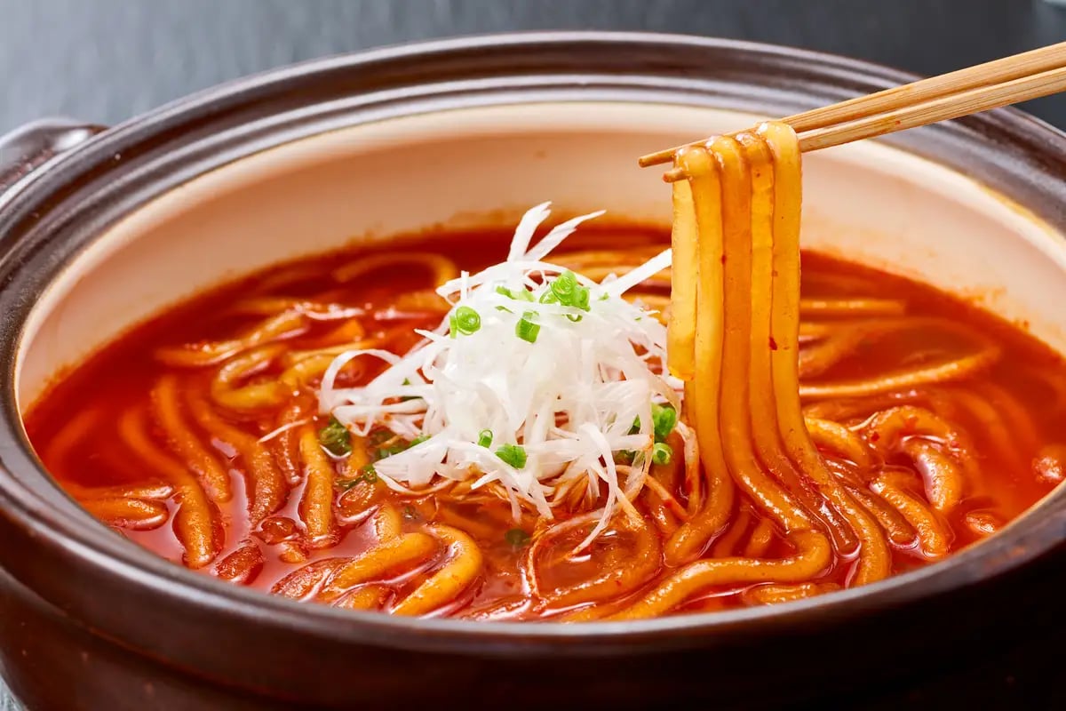 The chewy new texture of Bun Moja Noodles pairs perfectly with the broth infused with oyster umami. *Limited time during the Oyster Fair* ¥690 (tax included ¥759) for 2-3 servings.