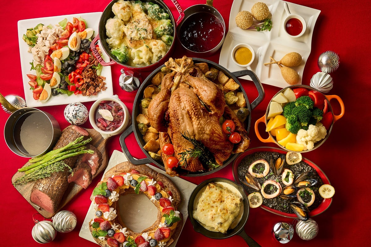 Pricing plans include: Buffet for ¥7,000, Buffet + Veuve Clicquot (glass) for ¥10,000, Buffet + glass of sparkling wine for ¥8,000, and children for ¥3,000.