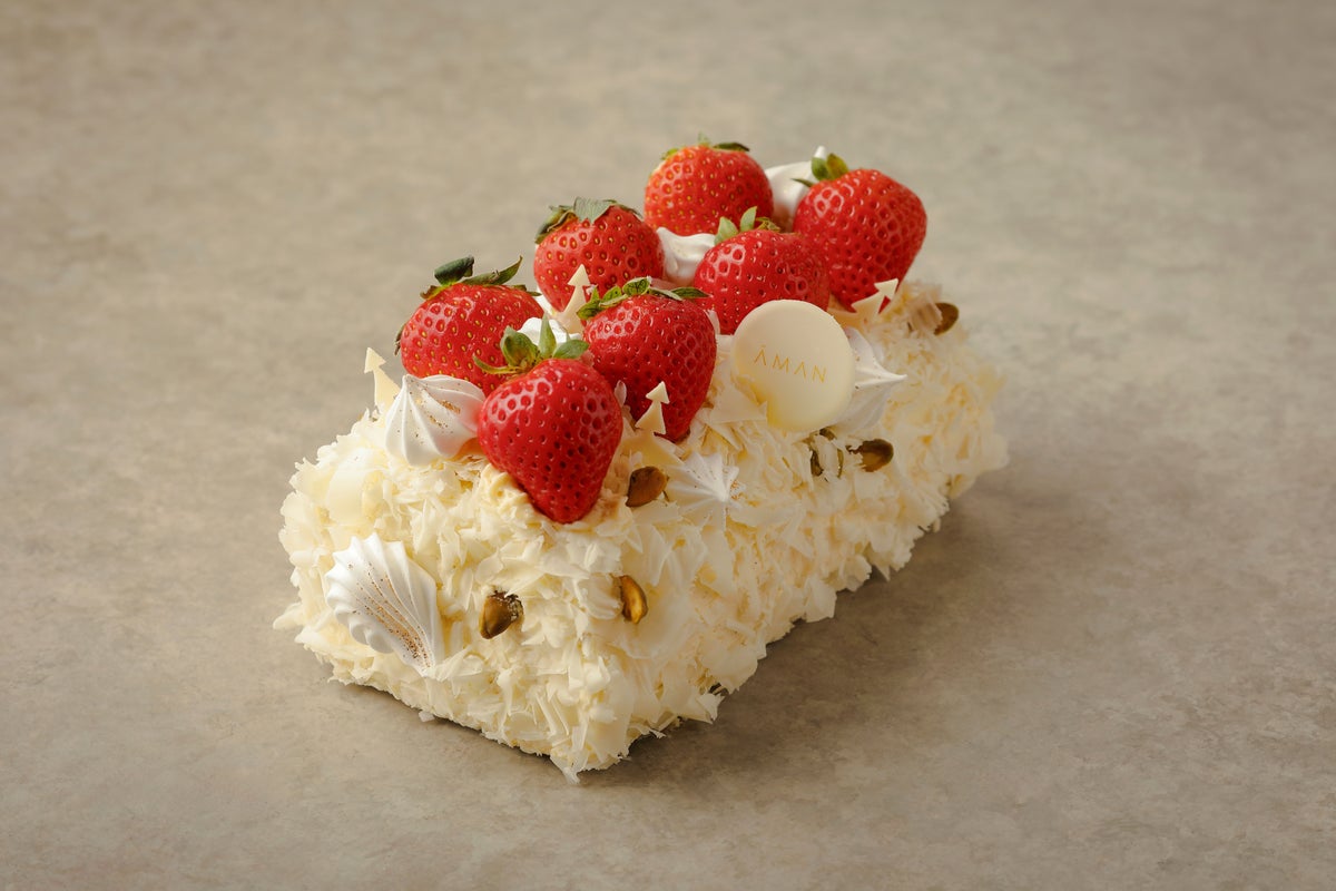 *Strawberries may vary in variety, size, and quantity depending on availability.