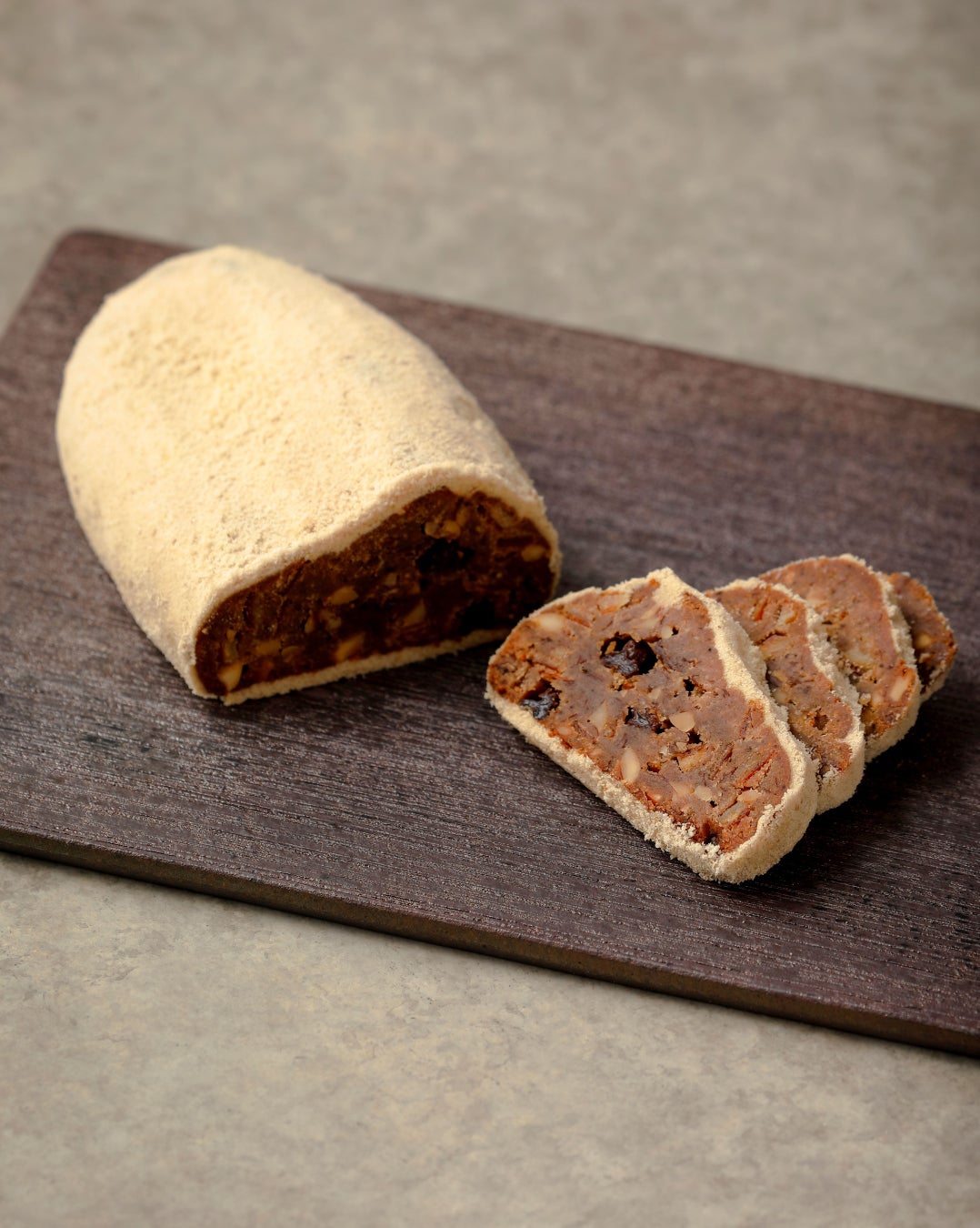 Enjoy the deep flavors and aromas of Stollen as you wait for Christmas, a traditional European winter baked good. Perfect for yourself or as a gift for loved ones. Savor the evolving texture and scent day by day. Starting reservation on Nov 2, 11 am, available at stores from Nov 16. Aman Tokyo Original 'Stollen' — ¥2,590 (tax included) / ¥4,790 (tax included)