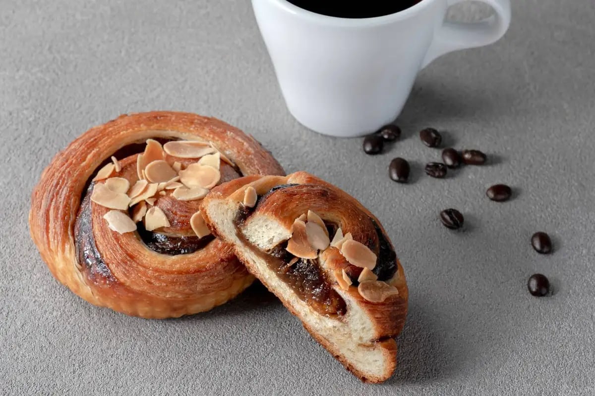 Baguette Rabbit Debuts Coffee-and-Red Bean Boule Nationwide — ¥600 From November 1