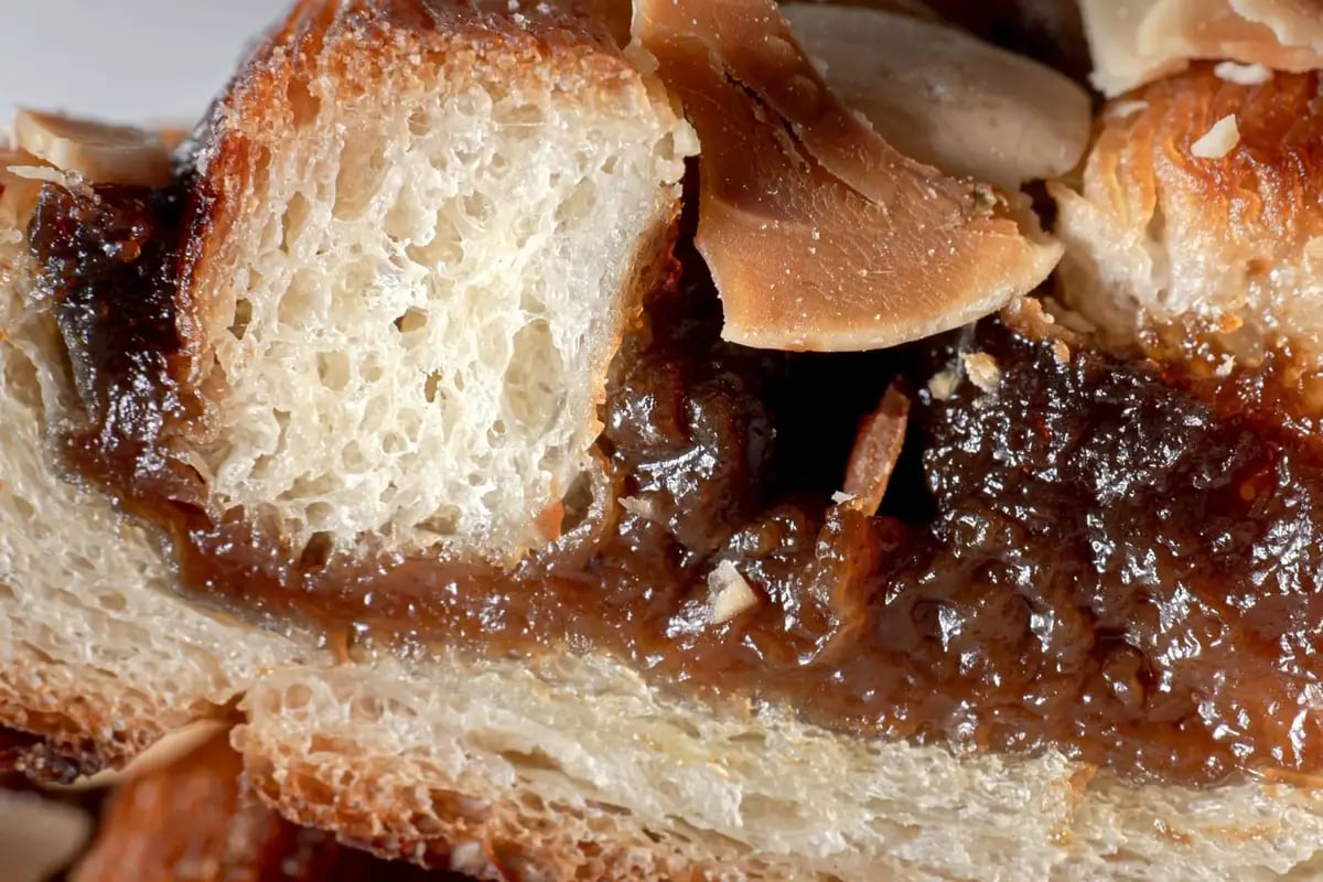 Baguette Rabbit Debuts Coffee-and-Red Bean Boule Nationwide — ¥600 From November 1