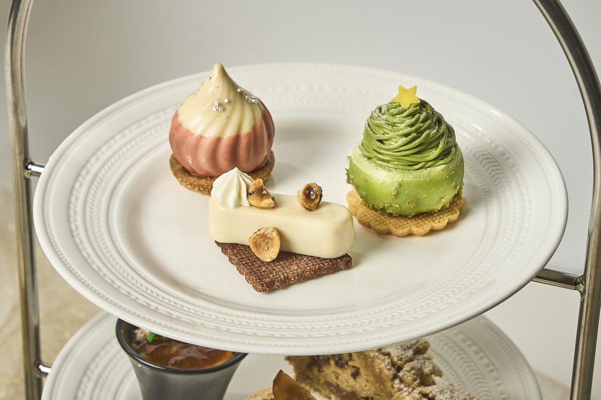 Burberry Beauty Collab Afternoon Tea at Ritz-Carlton Osaka From October 15