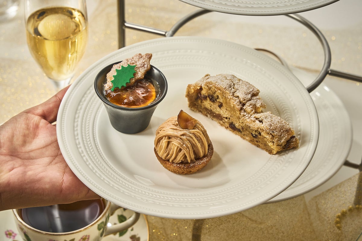 Burberry Beauty Collab Afternoon Tea at Ritz-Carlton Osaka From October 15