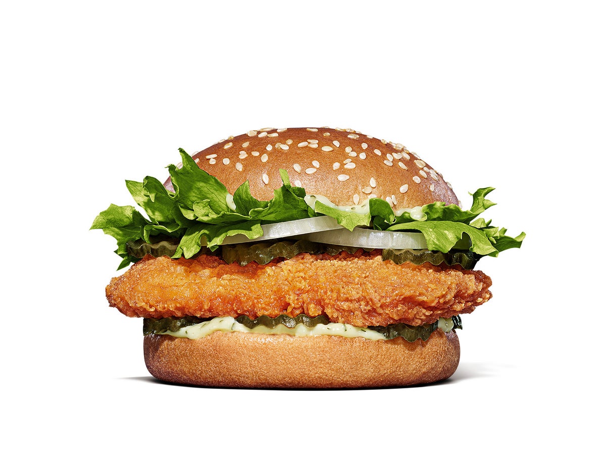 Product Name: Chicken Pickleball Burger, Release Date: October 9, 2026 (Friday), Price: ¥690 (tax included)