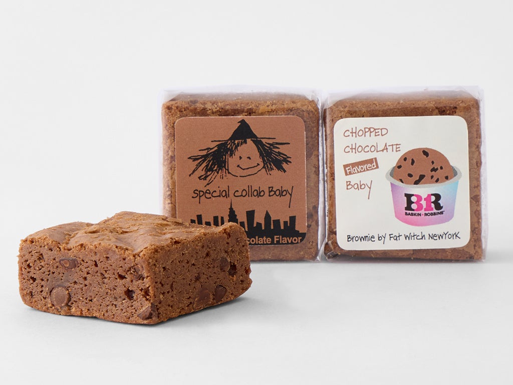 Chopped Chocolate flavor - a must-try for chocolate lovers! This brownie is inspired by the popular 'Chopped Chocolate' flavor, offering a rich taste and a delightful texture with two types of chocolate chips. The Chenyu NY x Thirty-One Ice Cream Collaboration Brownie comes in a 6-piece set for ¥2,592 (tax included). Please note that Fat Witch Brownie Double Sundae is not available. Enjoy the rich chocolate experience packed into this delicious treat.