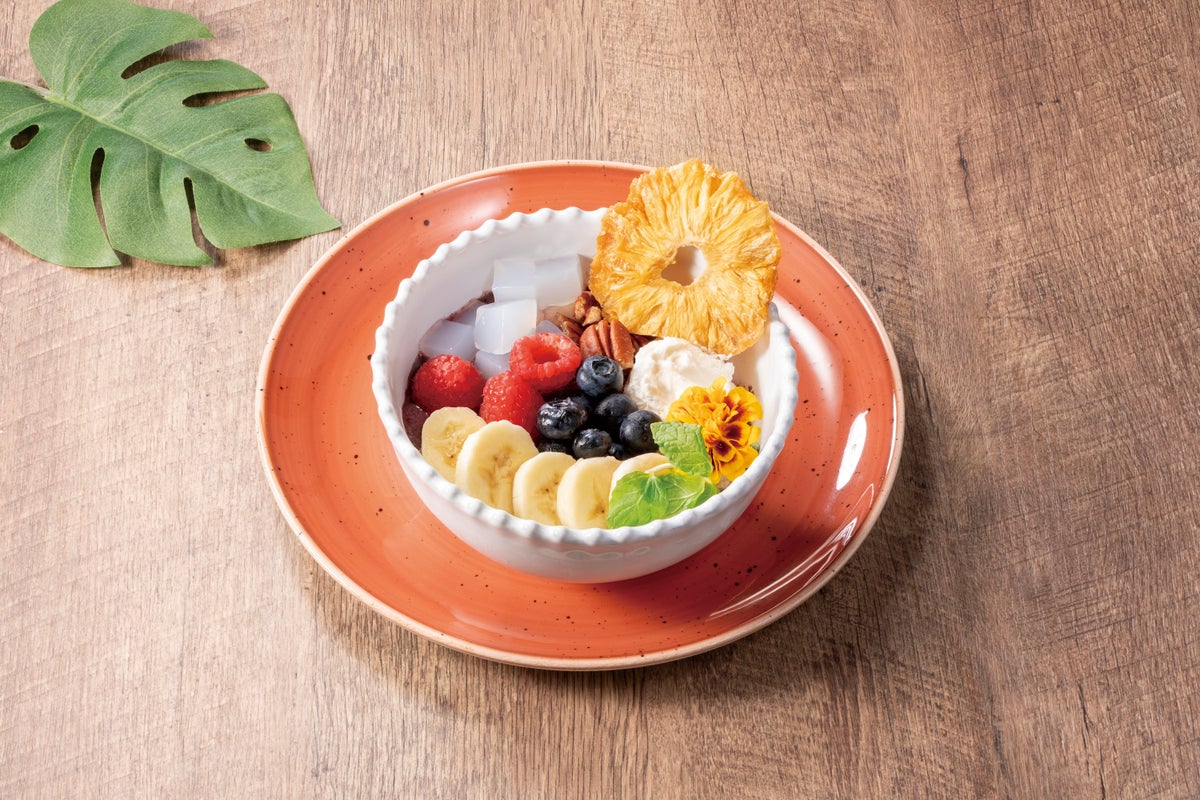 Acai bowl — ¥1,300 (tax included)