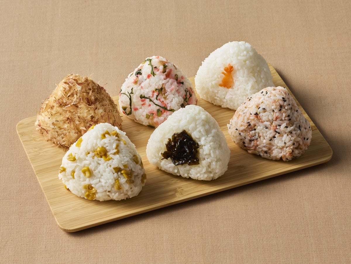 Temari: Cream Cheese Okaka (1 piece) ¥389 (tax included), Corn Butter Soy Sauce (1 piece) ¥389 (tax included). Featuring freshly harvested rice 'Fukkirinko' and carefully selected ingredients to enjoy the rice's natural flavor in exquisite rice balls.