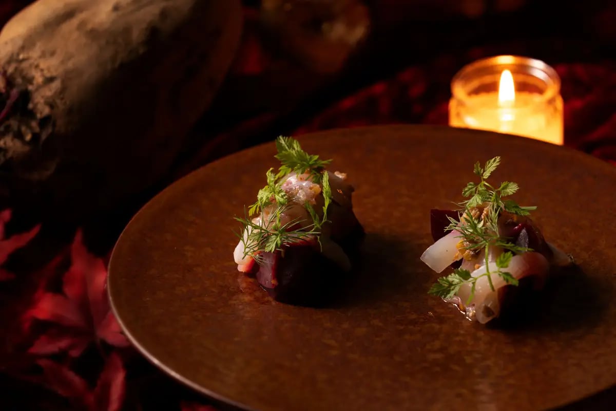 Beet salt shell grill and squid Tied.
