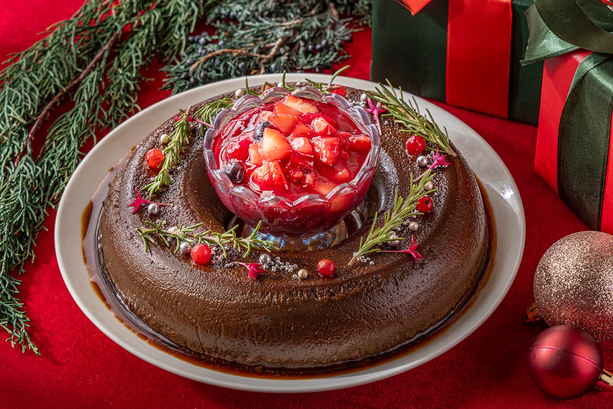 Christmas Wreath Bonnet