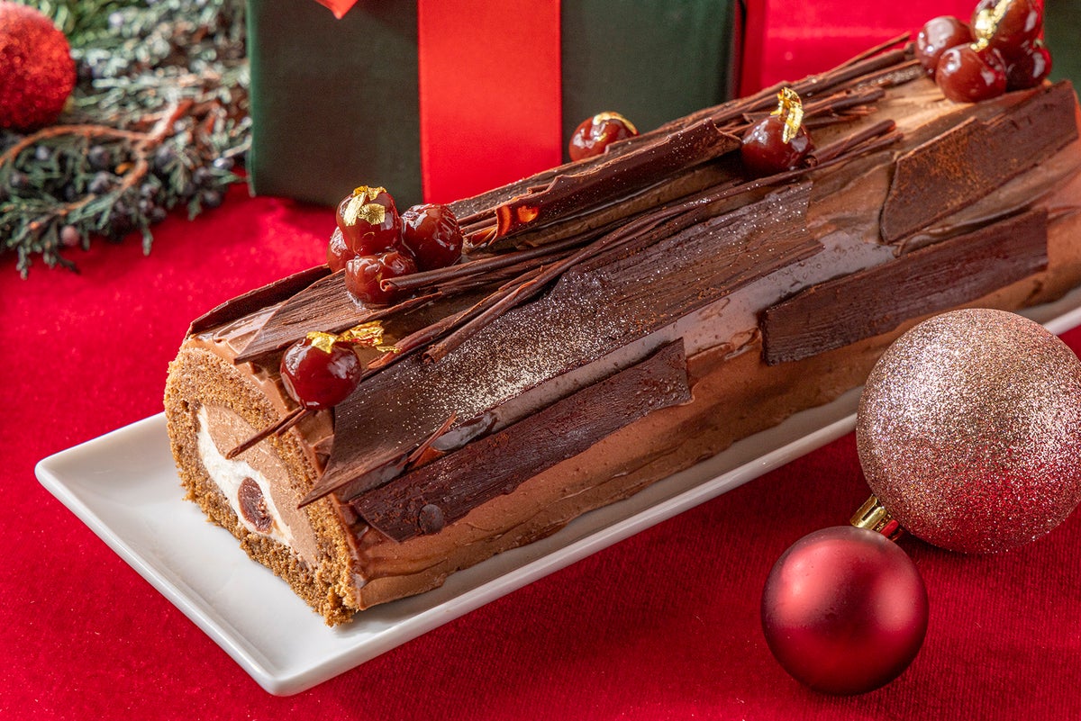 Black Forest Noel Roll