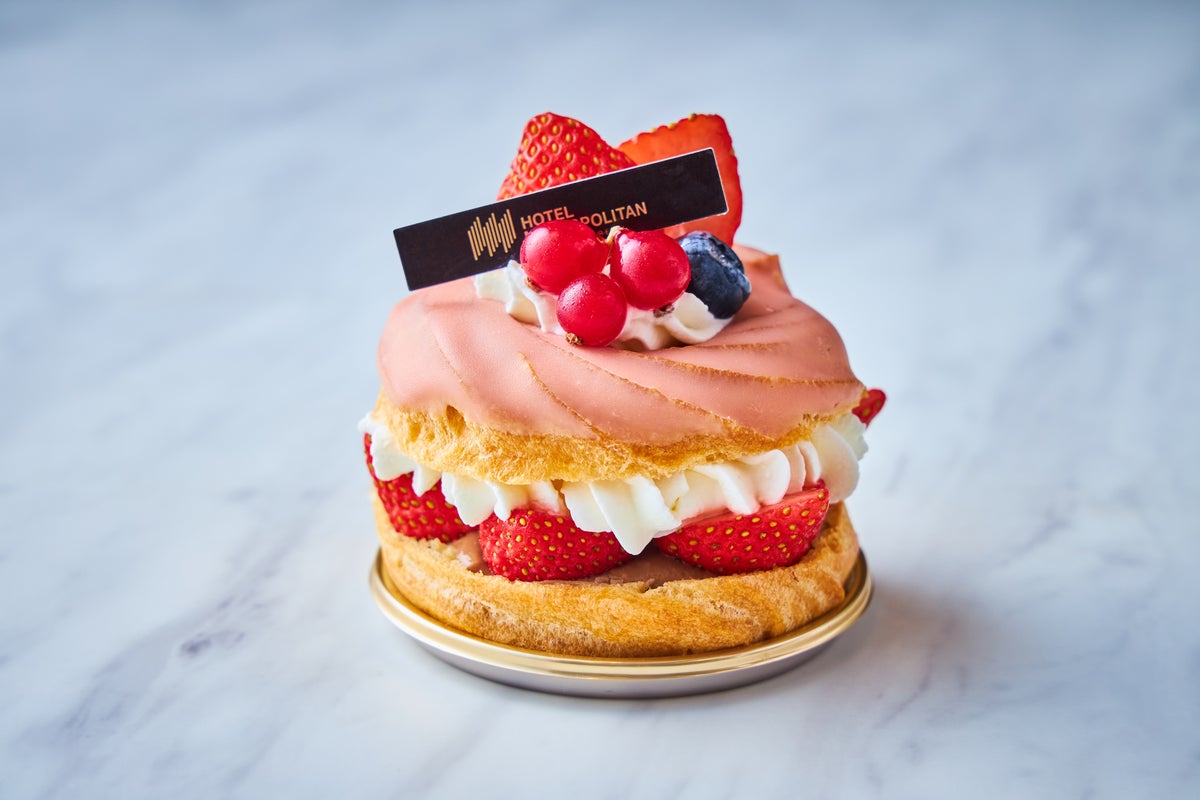 Limited-Quantity Suica Penguin Cake at Hotel Metropolitan Tokyo From Dec 1