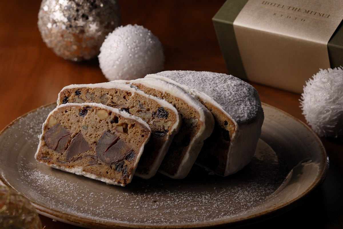 Limited to 200 pieces, the Kyoto Tamba chestnut Stollen blends Japanese and Western aesthetics. Made with luxurious butter dough filled with Tamba chestnuts, pistachios, and pecans, and infused with the aroma of dried fruits marinated in mirin, priced at ¥5,000 (tax included) per piece.