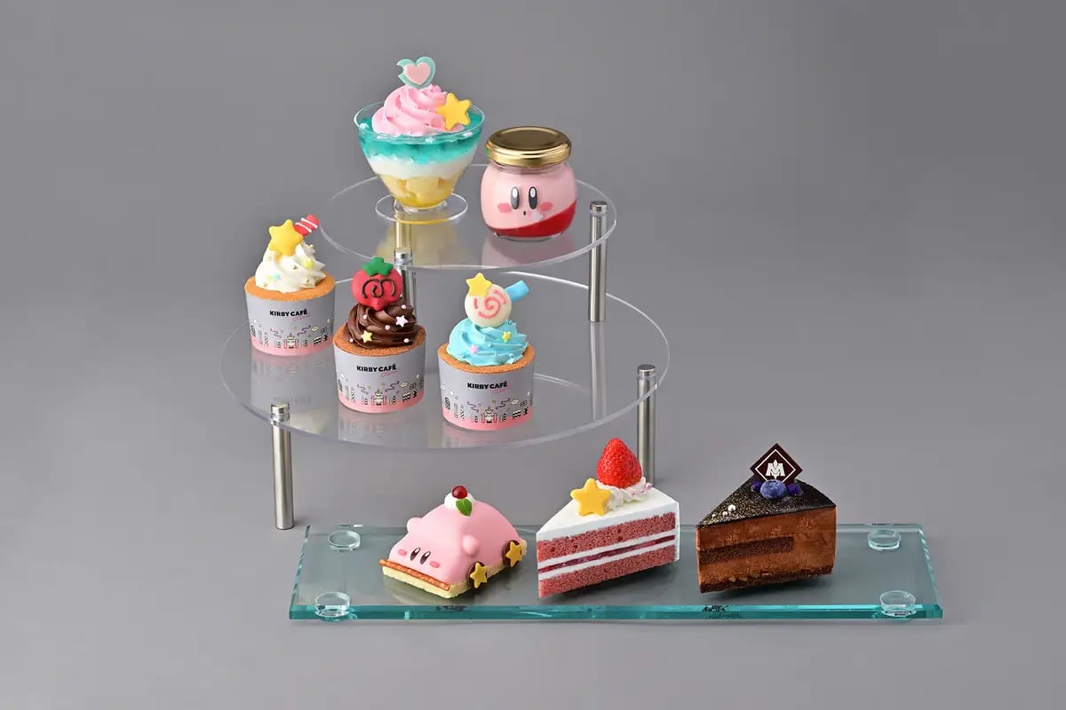 You can also enjoy Kirby-themed takeout cakes shaped after Kirby's world, such as 'Kirby Strawberry Pudding,' 'Kuruma-ho-bori Cake PETIT,' and 'Star Rod Custard Chiffon Cake.'