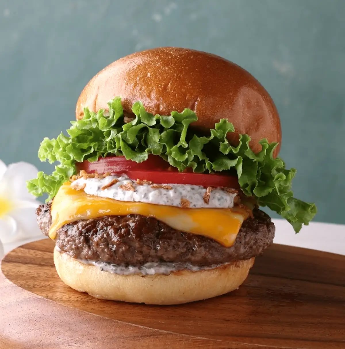 Kua'Aina Launches 3 Truffle Colby Jack Burgers in Japan From Oct. 21 October 21