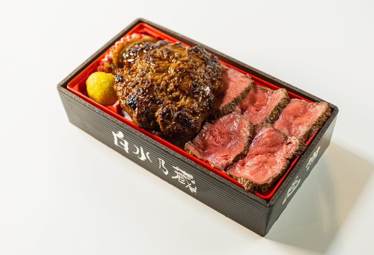 Shiramizu no Kura's hamburger and steak rice bowl with Akaushi beef
