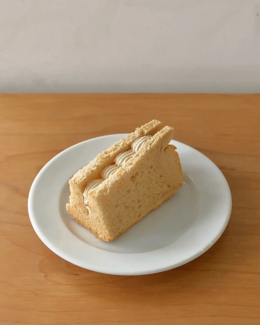 Coffee chiffon sandwich in collaboration with 'POMPONCAKES'