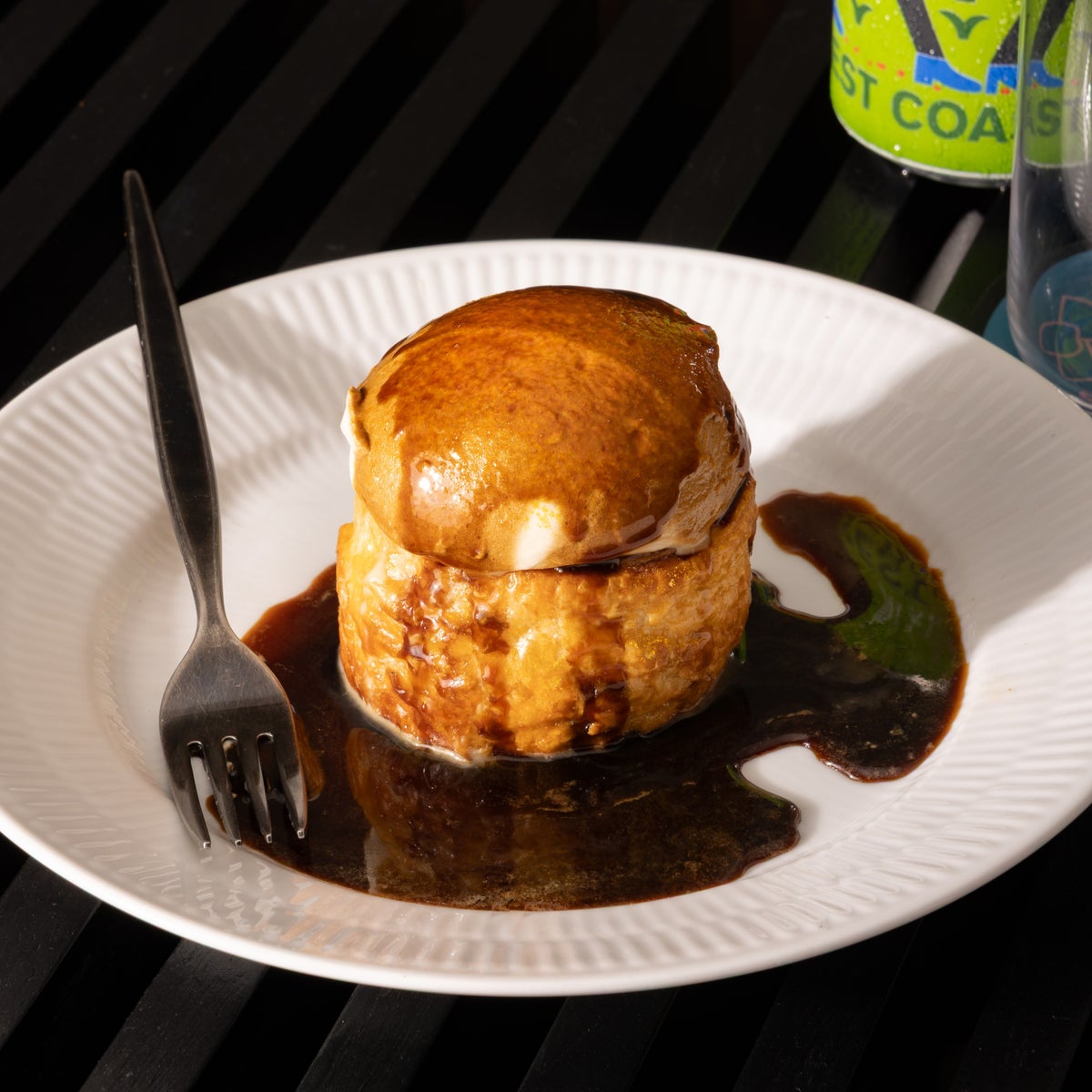 Try the autumn-inspired Fish & Chips for ¥1,210 (tax included), a delightful seasonal treat.