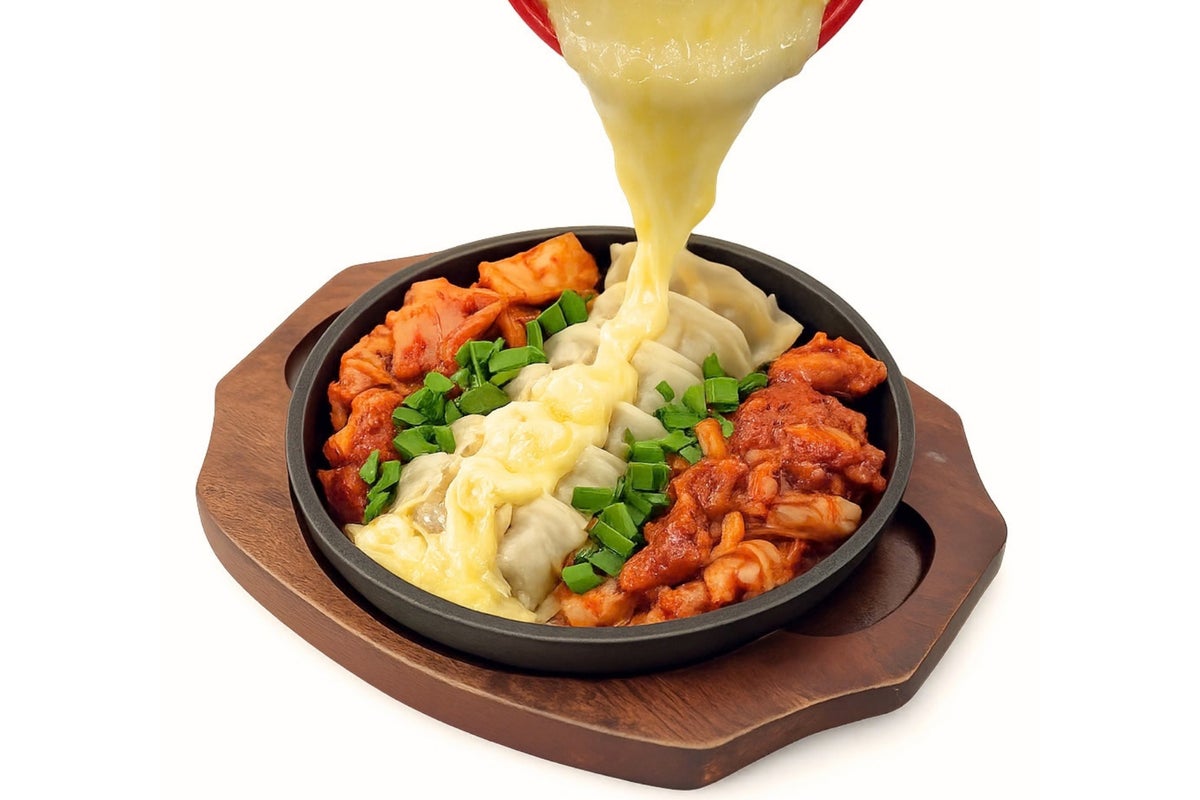 Cheese Dakgalbi Dumplings — 8 pieces ¥1,309 (tax included)